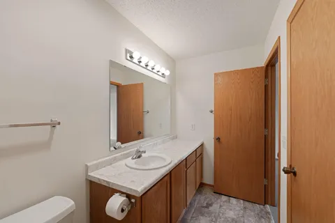 $225,000 | 2115 Parkway Avenue, Shakopee, MN 55379