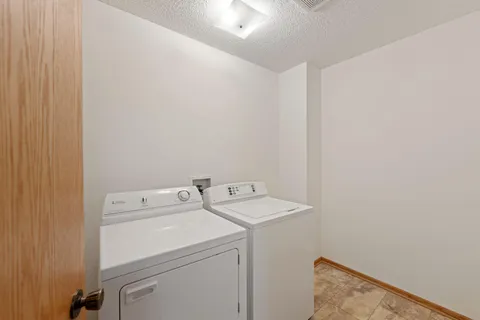 $225,000 | 2115 Parkway Avenue, Shakopee, MN 55379