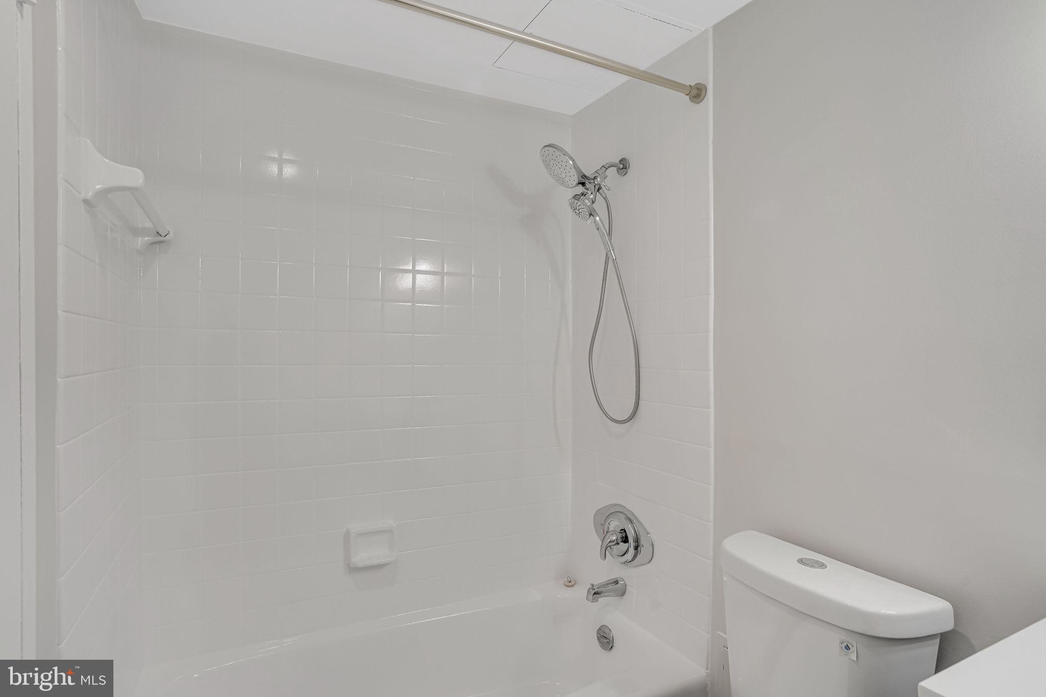 4141 North Henderson Road, Unit 107 Arlington, VA 22203 - Photo 9 of 30