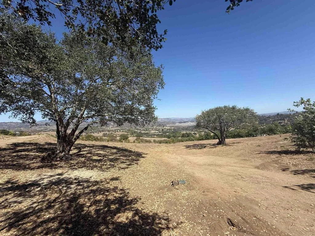 Hawks View Fallbrook, CA 92028 - Photo 20 of 36