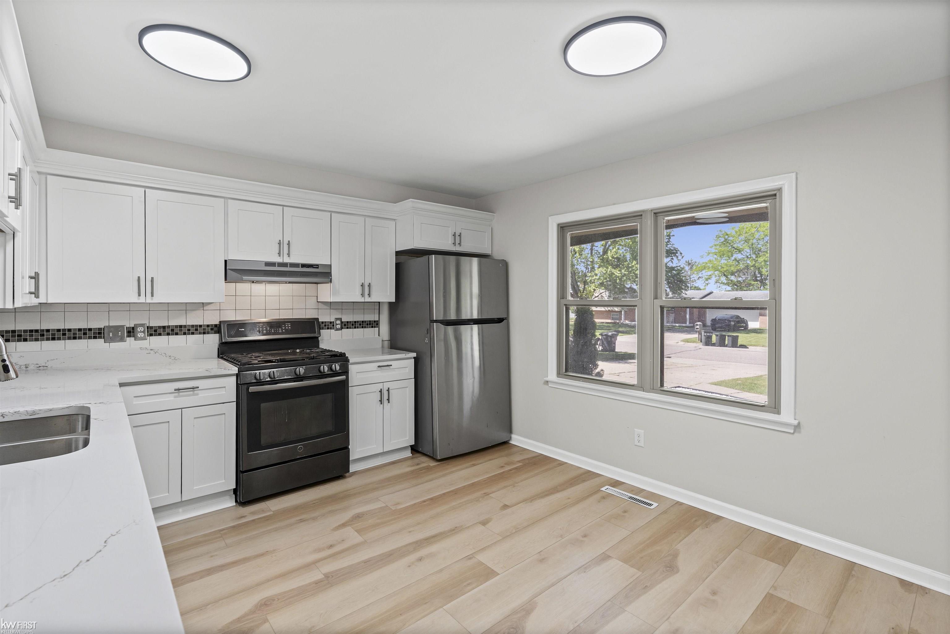 3183 Bridle Path Flint, MI 48507 - Photo 17 of 79