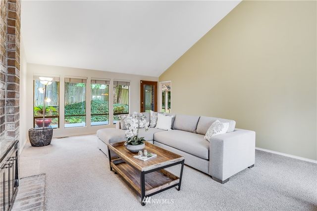 $1,172,050 | 4043 170th Avenue Southeast, Bellevue, WA 98008