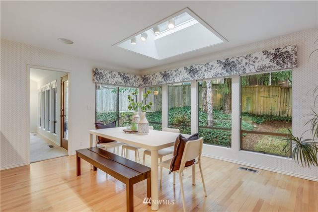 $1,172,050 | 4043 170th Avenue Southeast, Bellevue, WA 98008