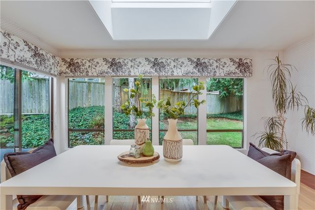 $1,172,050 | 4043 170th Avenue Southeast, Bellevue, WA 98008