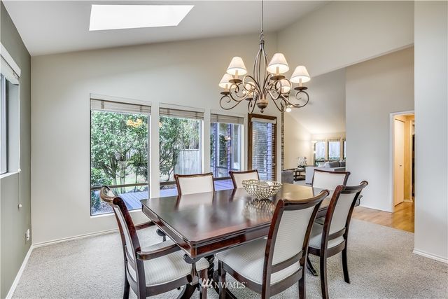 $1,172,050 | 4043 170th Avenue Southeast, Bellevue, WA 98008