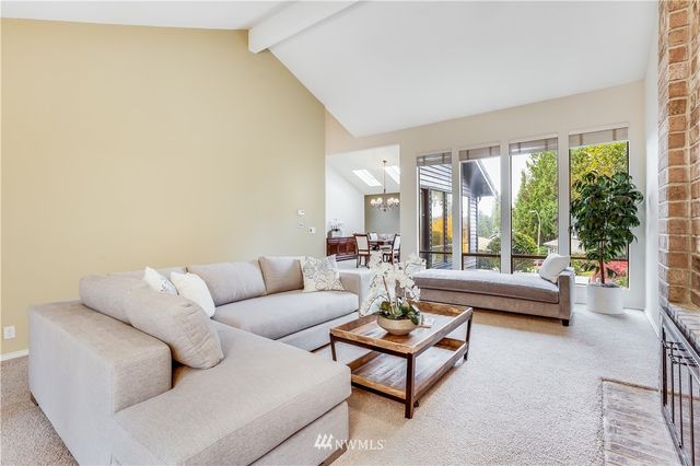 $1,172,050 | 4043 170th Avenue Southeast, Bellevue, WA 98008