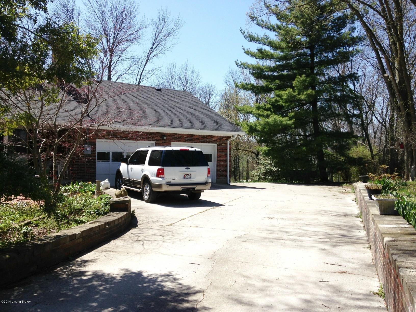 1044 Sulphur Road New Castle, KY 40050 - Photo 31 of 39 PARKING