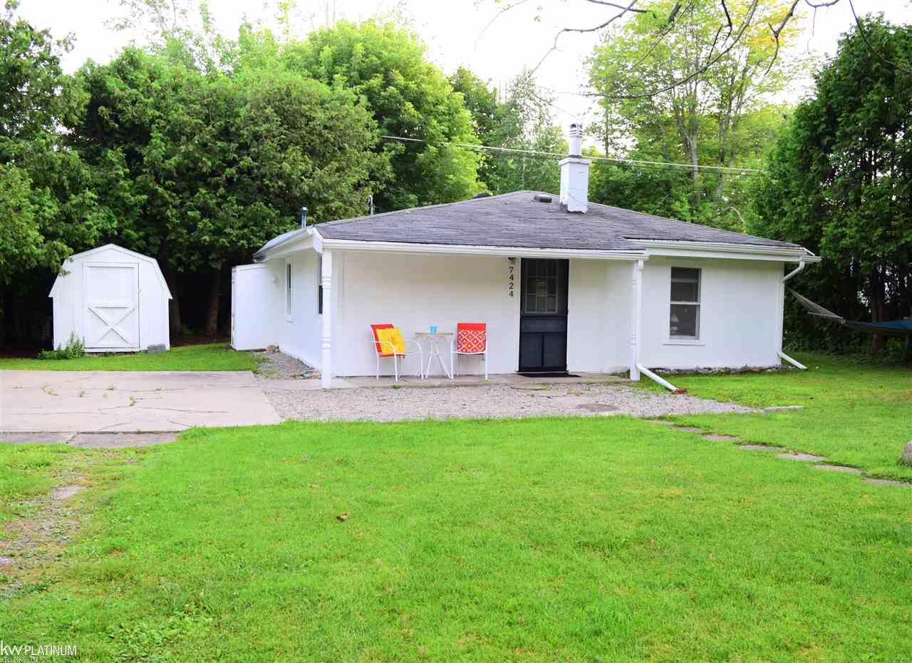 7424 Maplewood Road Lexington, MI 48450 - Photo 1 of 17 50018560.JPG