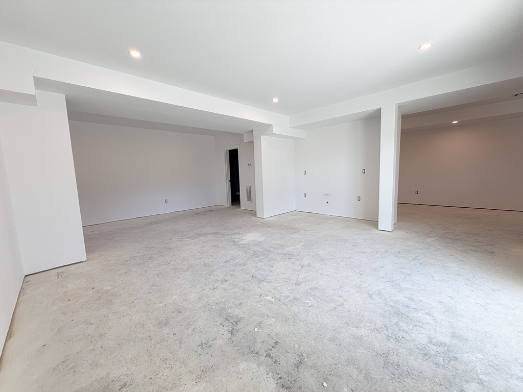 4 Oneil Way Saugus, MA 01906 - Photo 28 of 42