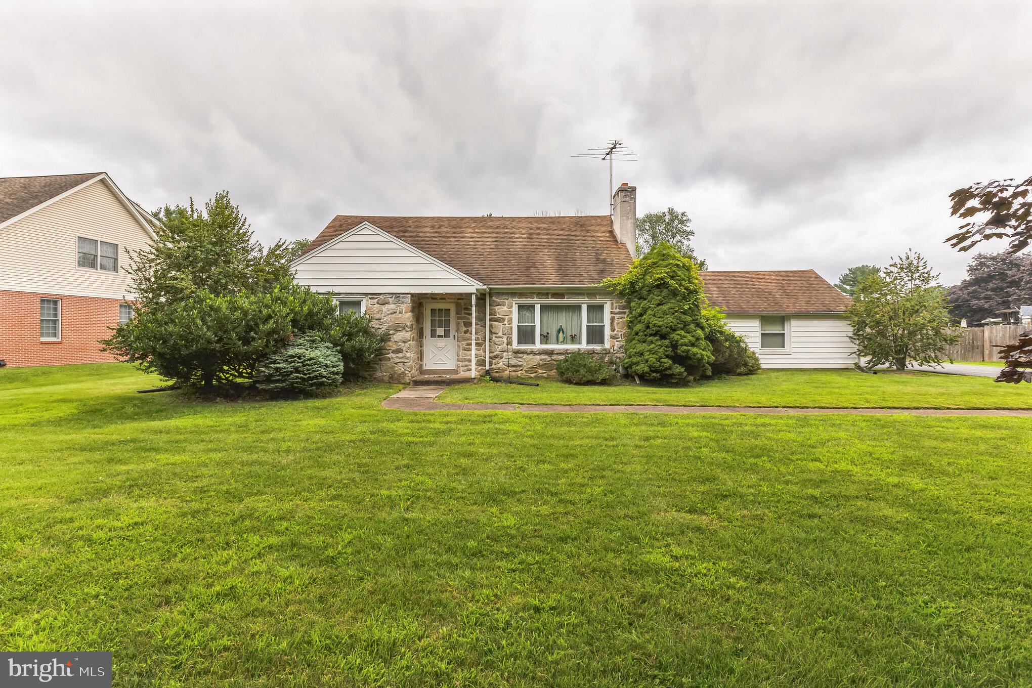 912 Jamestown Road Broomall, PA 19008 - Photo 1 of 32 Gallery Image 1