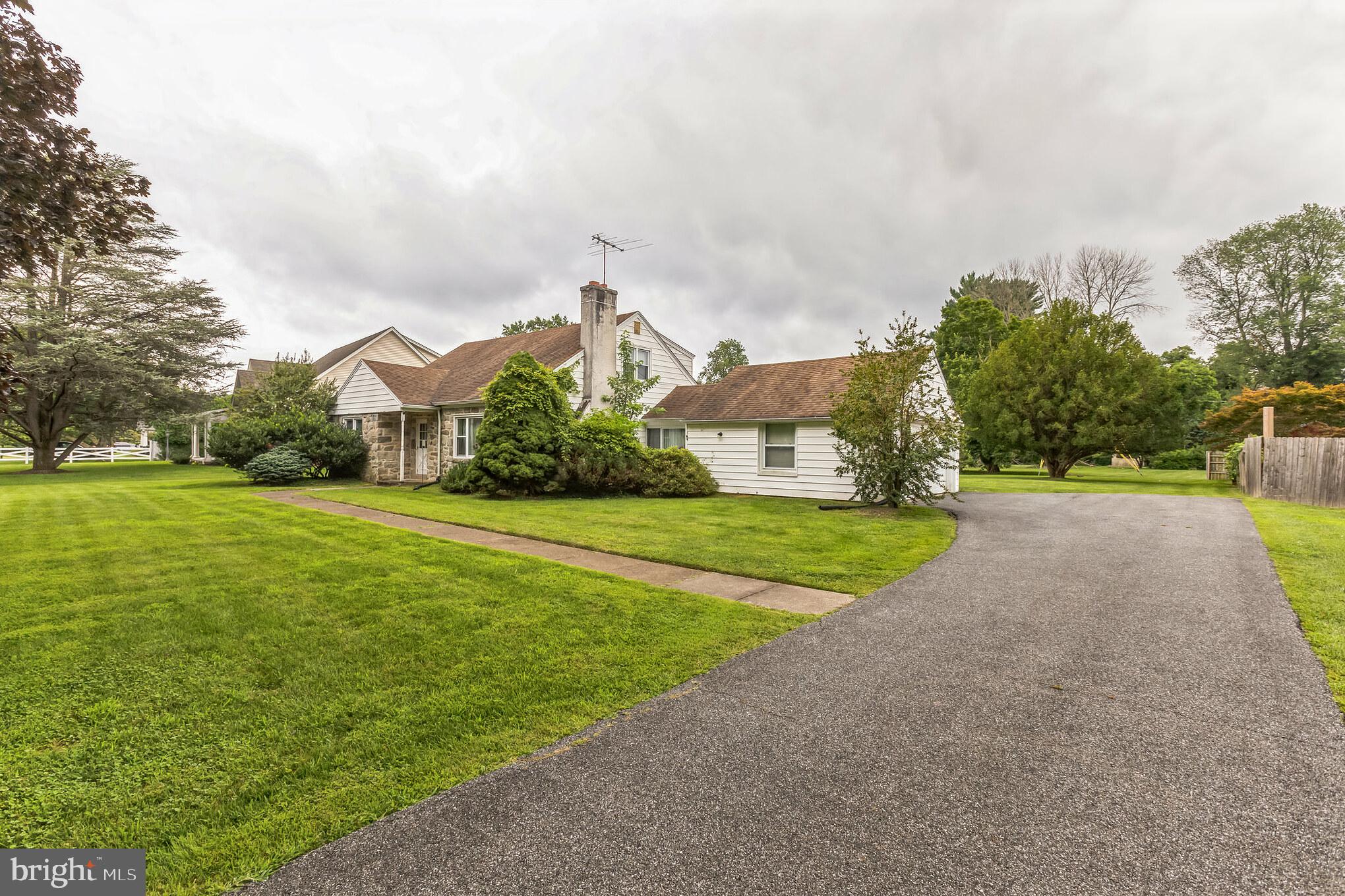 912 Jamestown Road Broomall, PA 19008 - Photo 3 of 32 Gallery Image 3