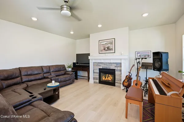 $939,000 | 1389 East Ezra Avenue, Hayden, ID 83835