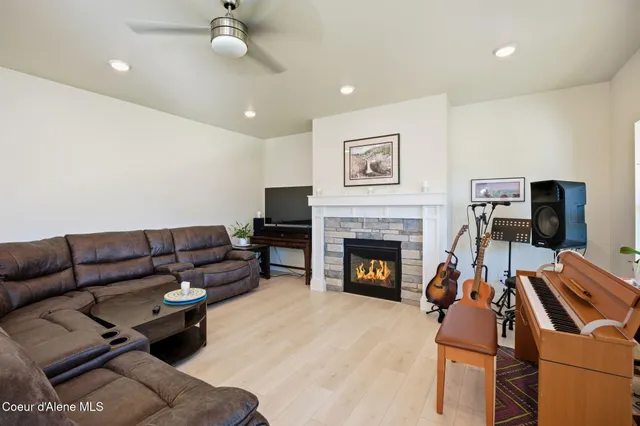 $949,000 | 1389 East Ezra Avenue, Hayden, ID 83835