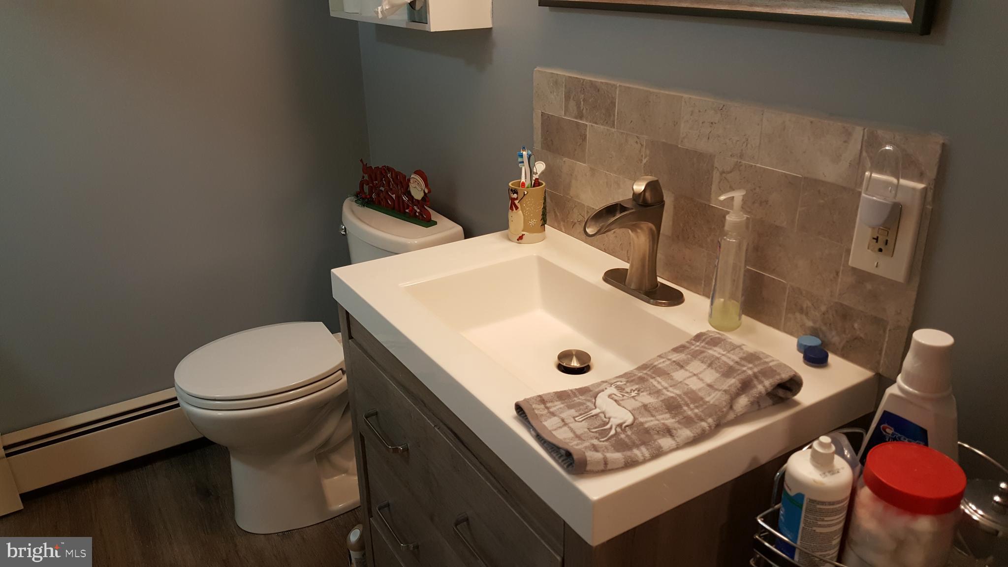 511 Fleetwood Road Mertztown, PA 19539 - Photo 14 of 14 Bathroom.