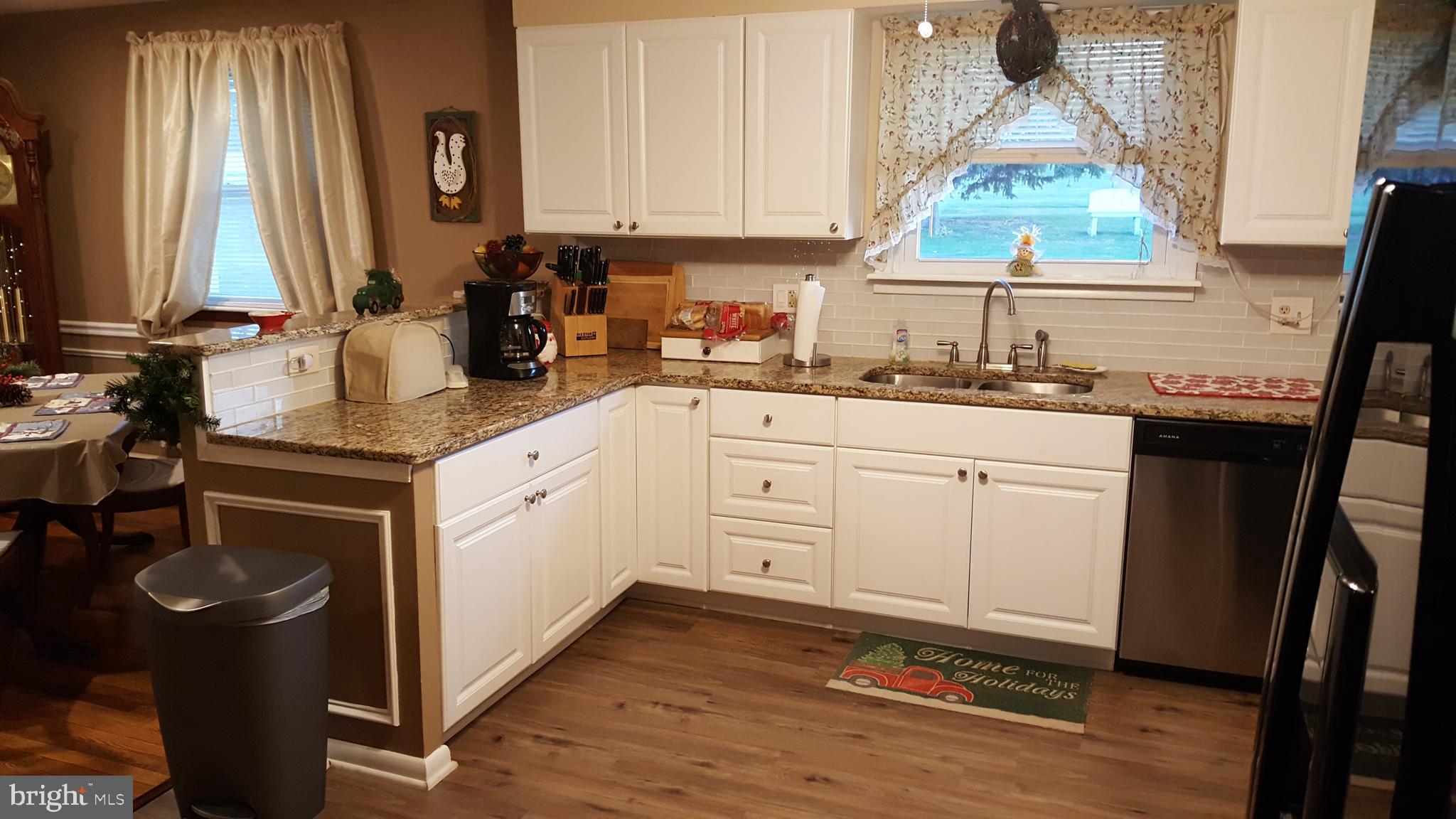 511 Fleetwood Road Mertztown, PA 19539 - Photo 5 of 14 Kitchen.