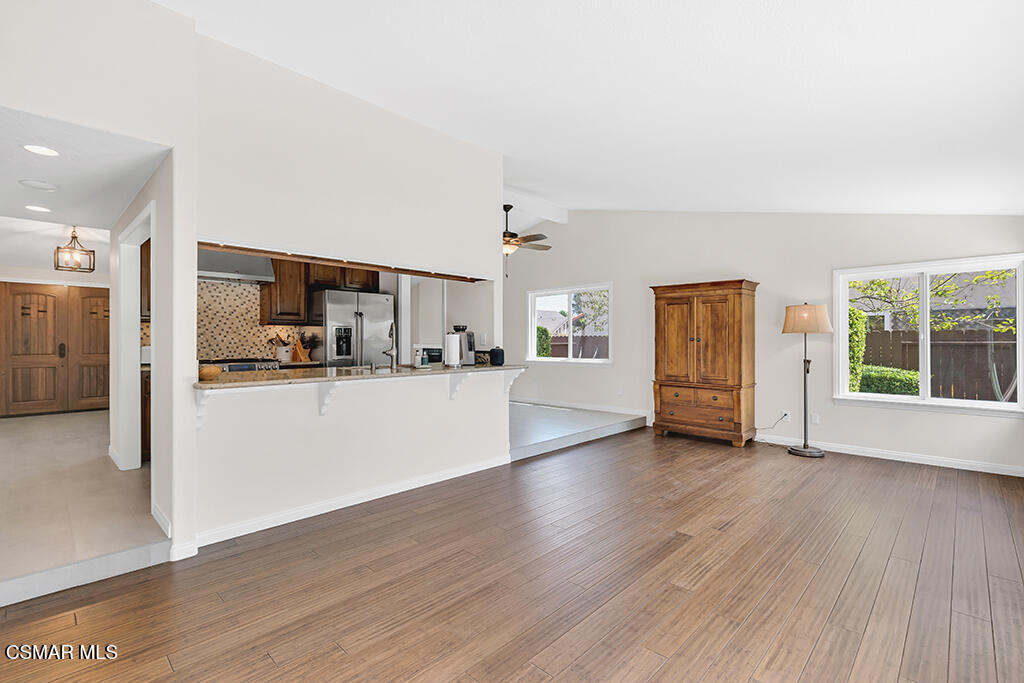 4745 Avedon Road Moorpark, CA 93021 - Photo 9 of 41