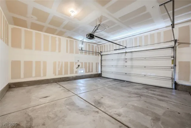 $1,870 | 7704 Twirling Yarn Court, Las Vegas, NV 89149