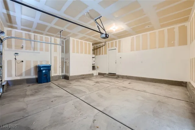 $1,870 | 7704 Twirling Yarn Court, Las Vegas, NV 89149