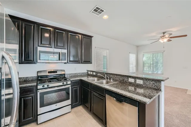 $1,870 | 7704 Twirling Yarn Court, Las Vegas, NV 89149