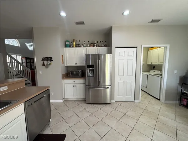 $3,100 | 9450 Silver Pine Loop, Fort Myers, FL 33967