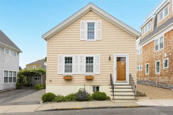 $4,000 | 40 Holland Street, Newport, RI 02840