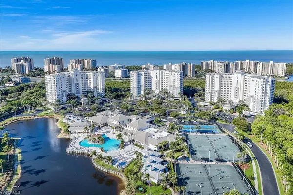 $995,000 | 325 Dunes Boulevard, Unit 204, Naples, FL 34110