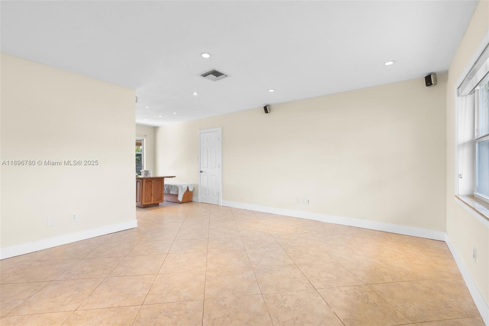 7305 Northwest 95th Way Tamarac, FL 33321 - Photo 23 of 24