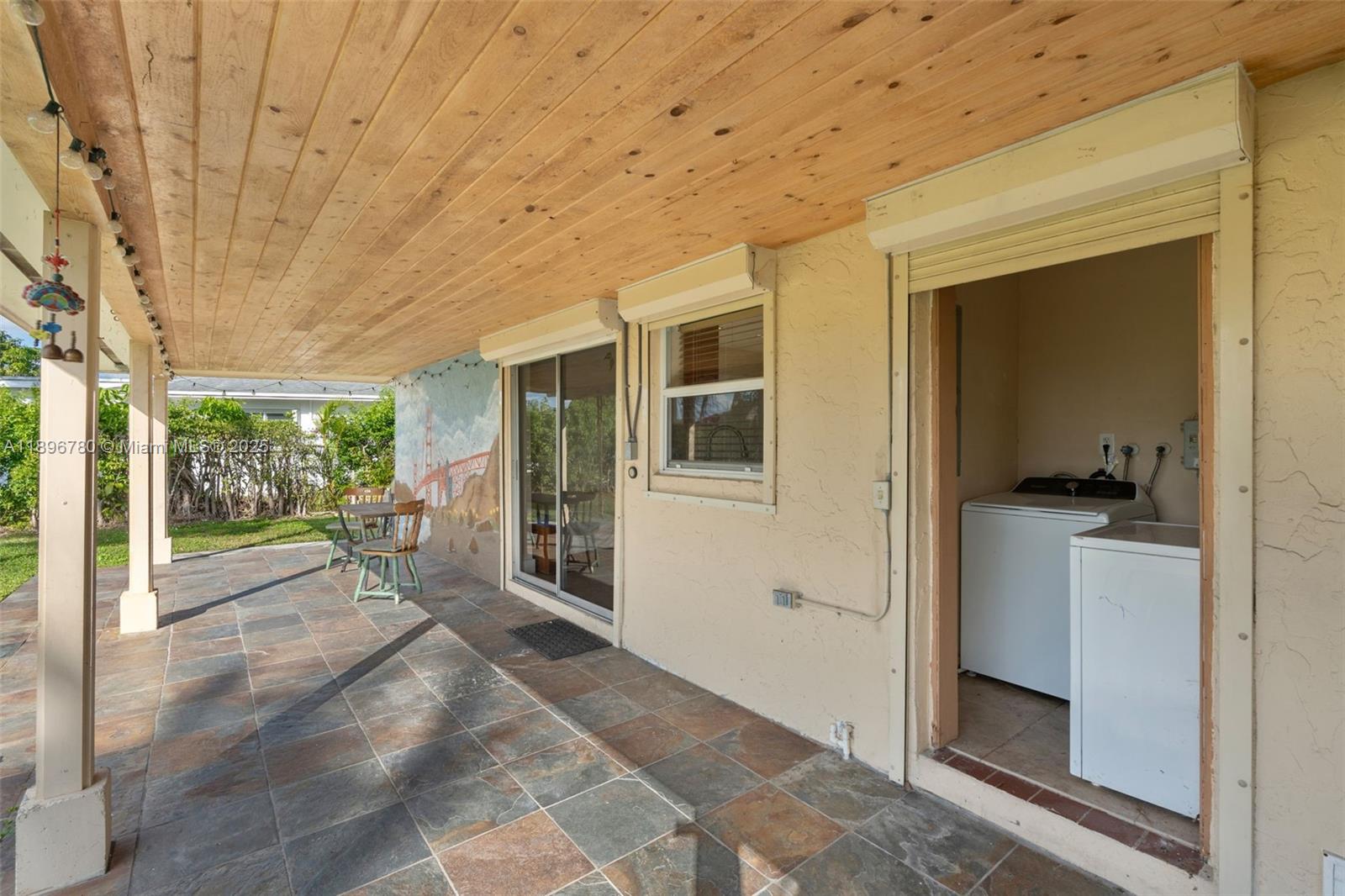 7305 Northwest 95th Way Tamarac, FL 33321 - Photo 9 of 24