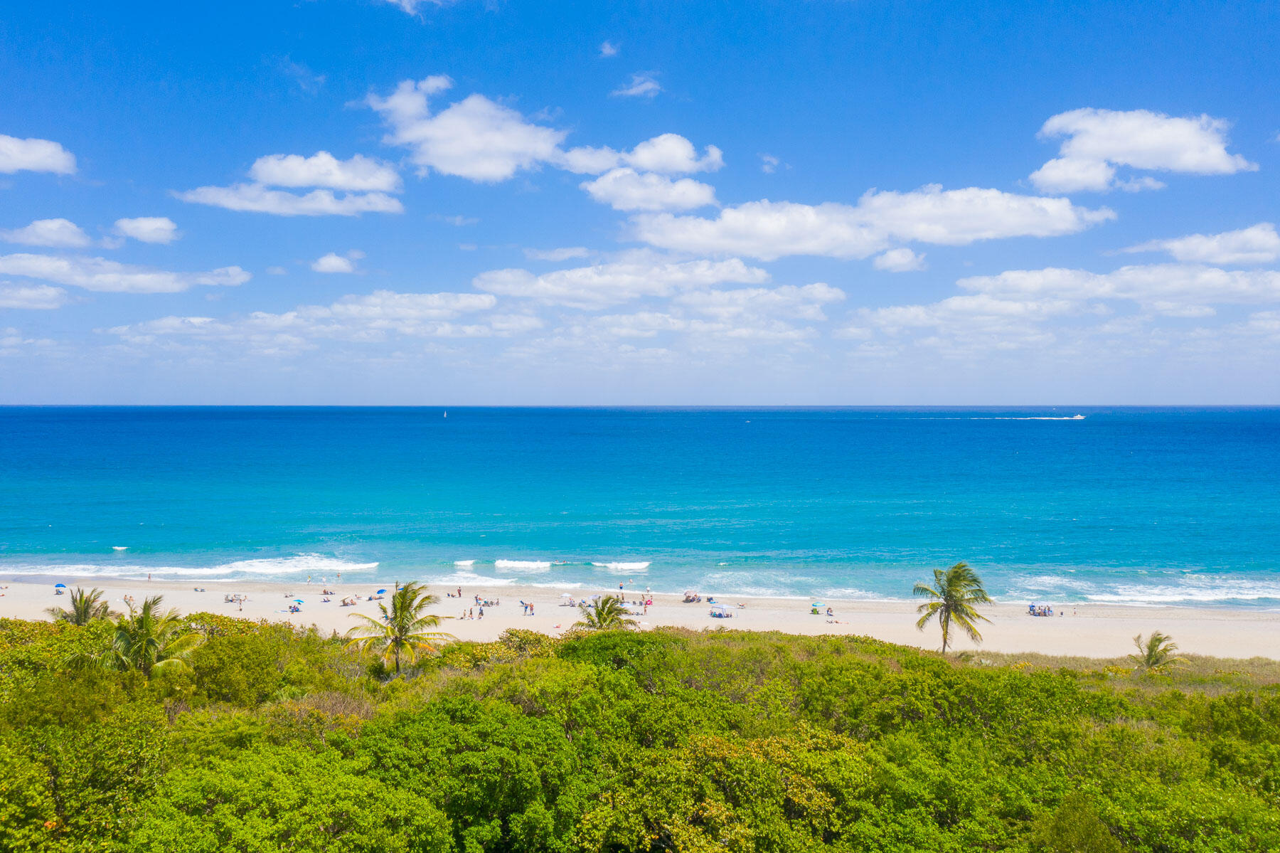 601 North Ocean Boulevard Boca Raton, FL 33432 - Photo 4 of 36 a view of a lake and mountain