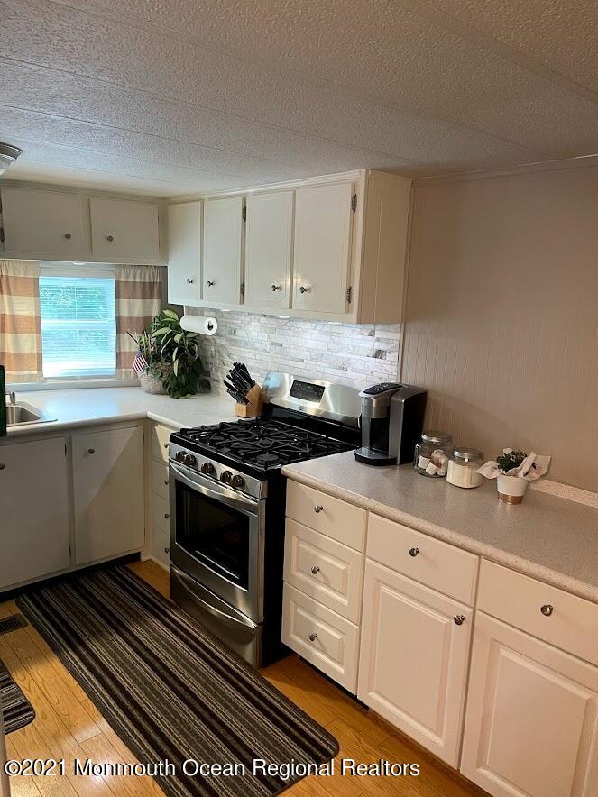 7 Village Road Morganville, NJ 07751 - Photo 5 of 21 7 village kit 2