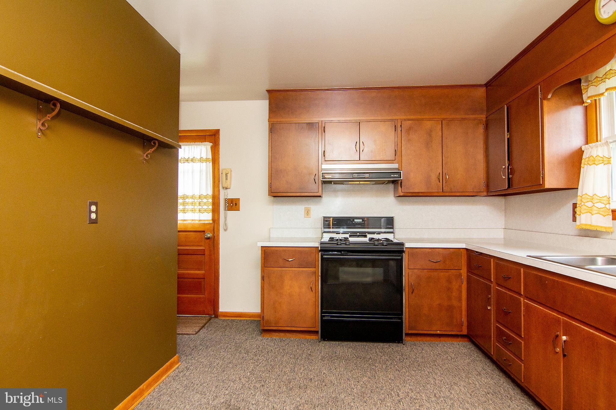 9505 Dawnvale Road Baltimore, MD 21236 - Photo 2 of 24 Kitchen
