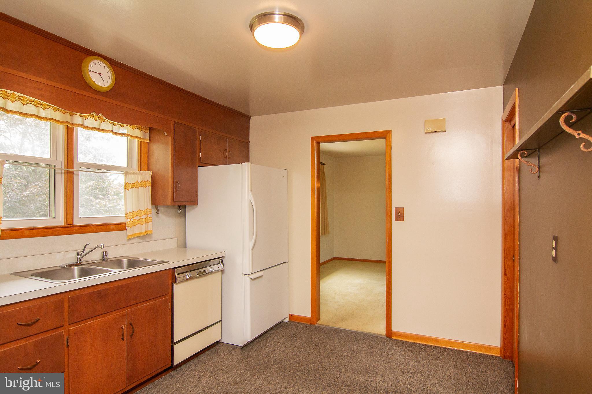 9505 Dawnvale Road Baltimore, MD 21236 - Photo 3 of 24 Kitchen