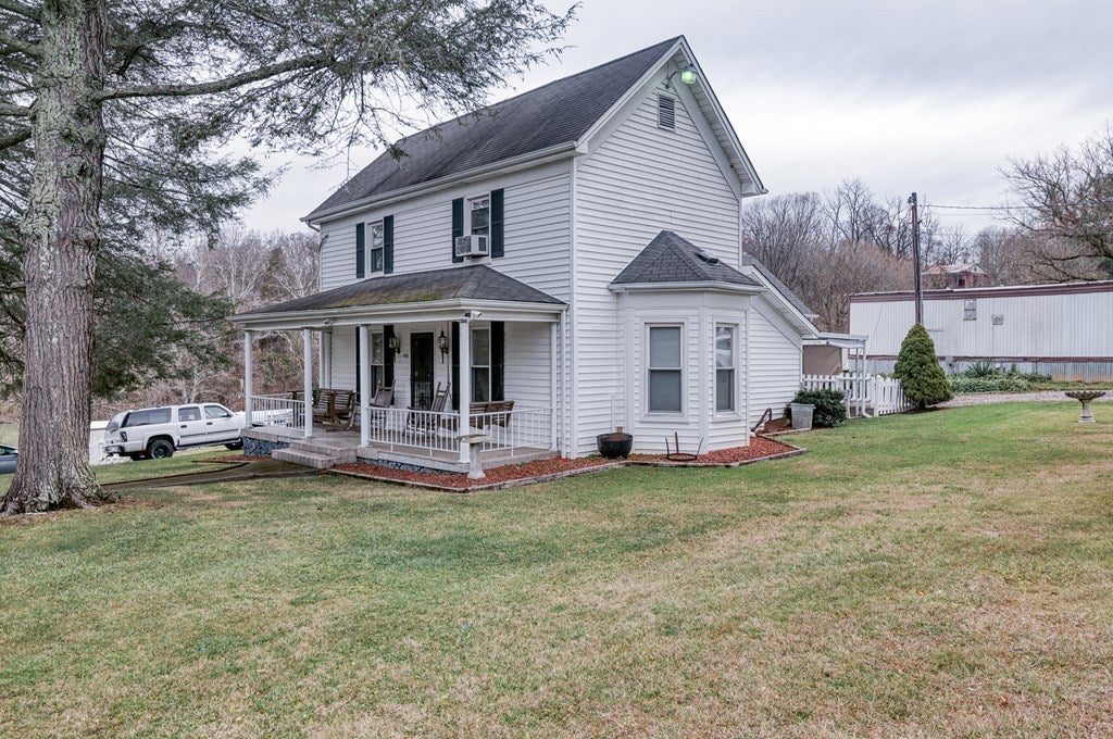 456 Walnut Hill Road Bristol, TN 37620 - Photo 2 of 40 Gallery Image 2