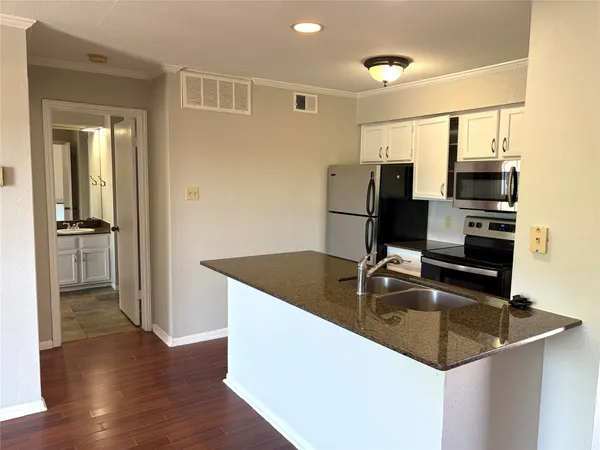 $1,050 | 8888 Tallwood Drive, Unit 1201, Austin, TX 78759