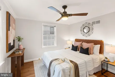 $675,000 | 5818 Washington Boulevard, Arlington, VA 22205