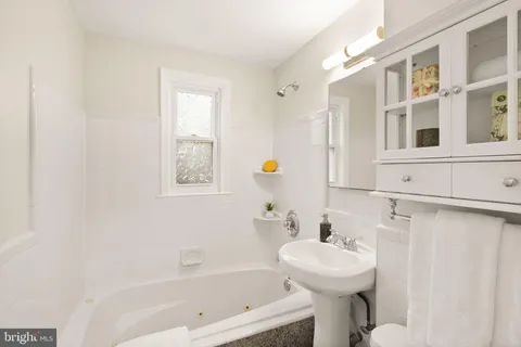 $675,000 | 5818 Washington Boulevard, Arlington, VA 22205