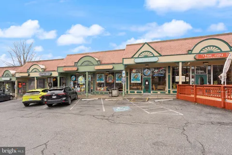 $675,000 | 5818 Washington Boulevard, Arlington, VA 22205