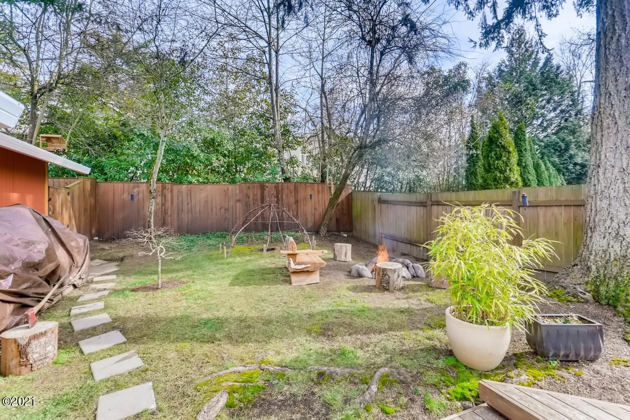 6516 Southwest Taylors Ferry Road Tigard, OR 97223 - Photo 28 of 28 34 Fire Pit - edit 1