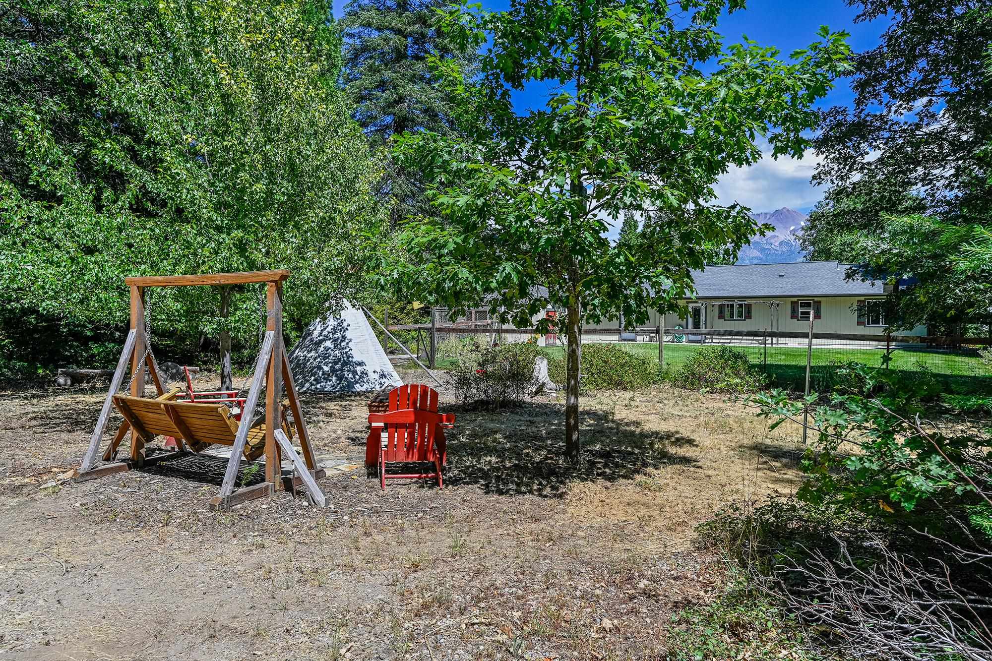 1647 Davis Place Road Mount Shasta, CA 96067 - Photo 33 of 41 Gallery Image 33