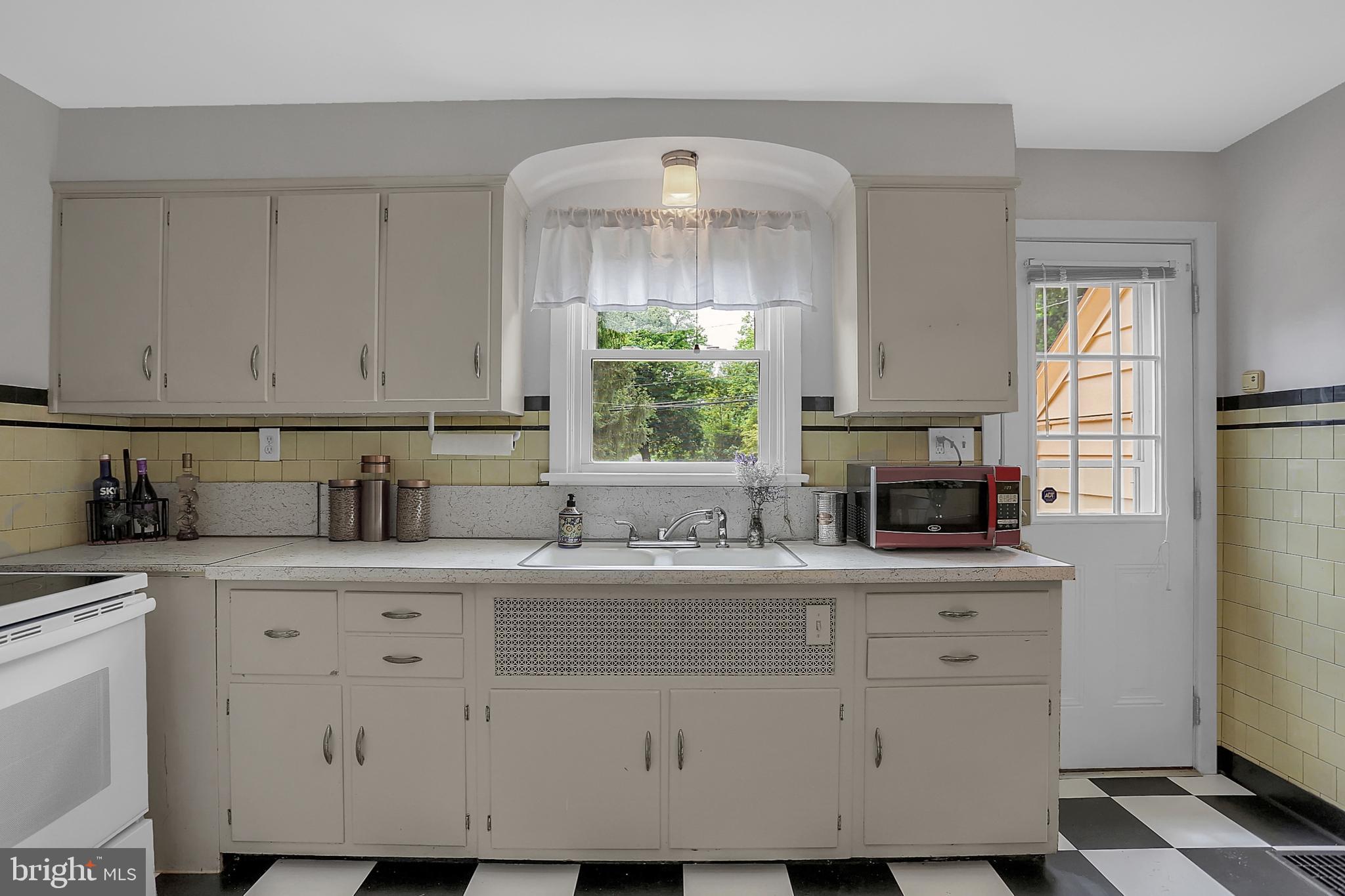 920 Wilhelm Road Harrisburg, PA 17111 - Photo 9 of 35 Gallery Image 9