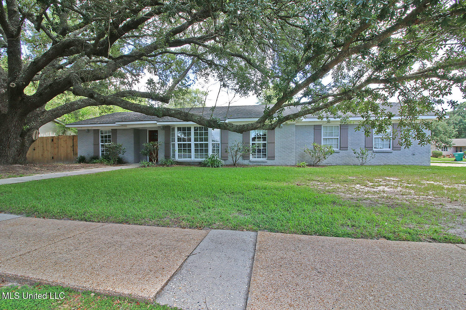 3249 Nottingham Road Ocean Springs, MS 39564 - Photo 1 of 57 Front of House