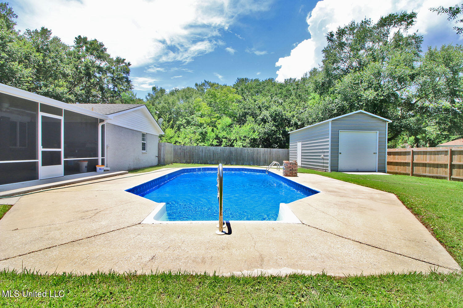 3249 Nottingham Road Ocean Springs, MS 39564 - Photo 34 of 57 Pool side view