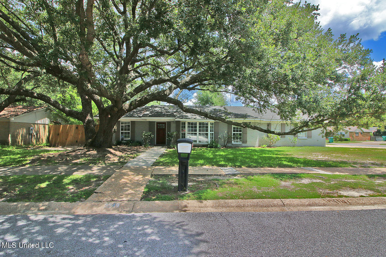 3249 Nottingham Road Ocean Springs, MS 39564 - Photo 56 of 57 Front main photo 2