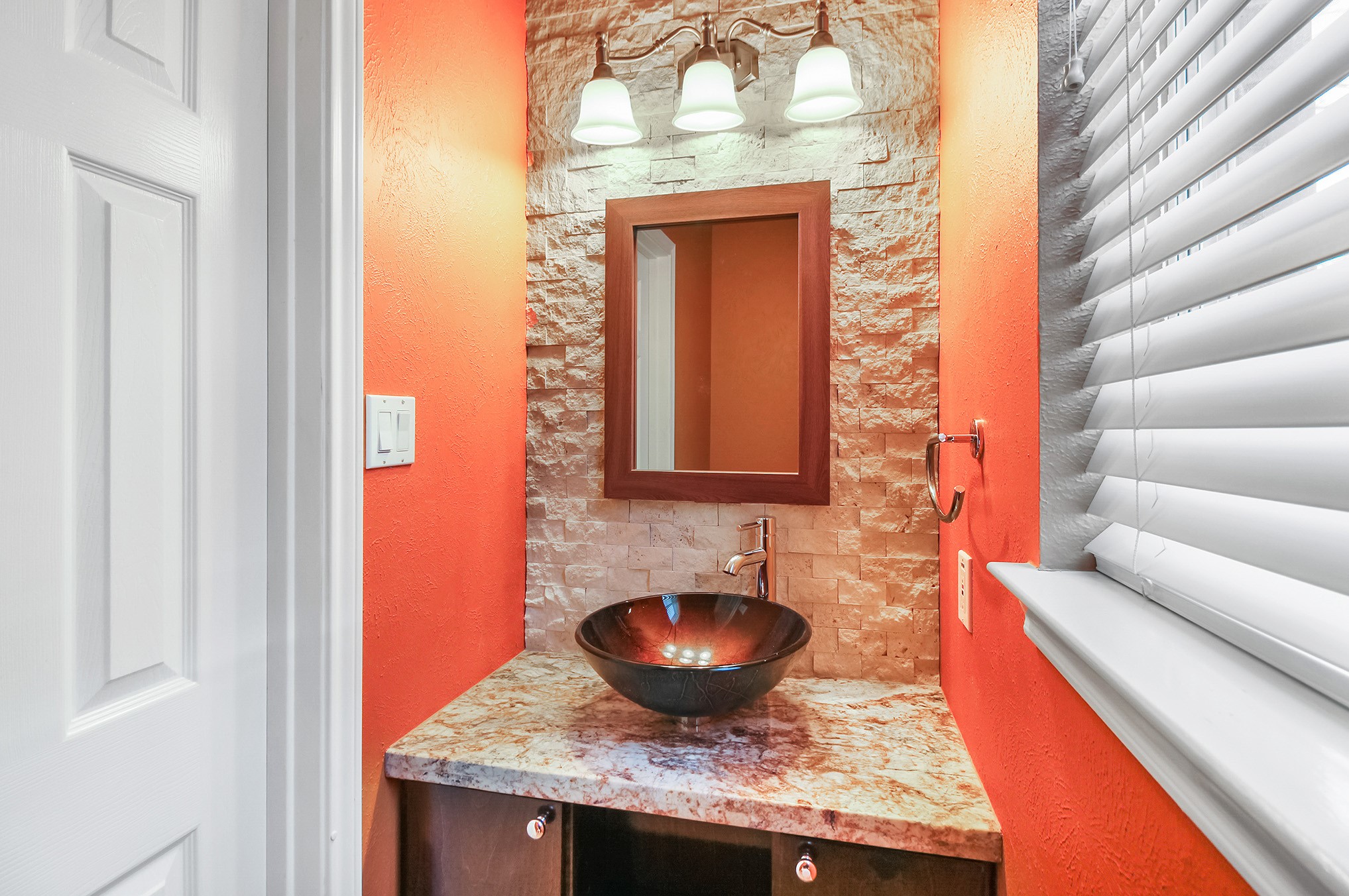 803 Chisel Point Drive Houston, TX 77094 - Photo 18 of 36 Powder room.