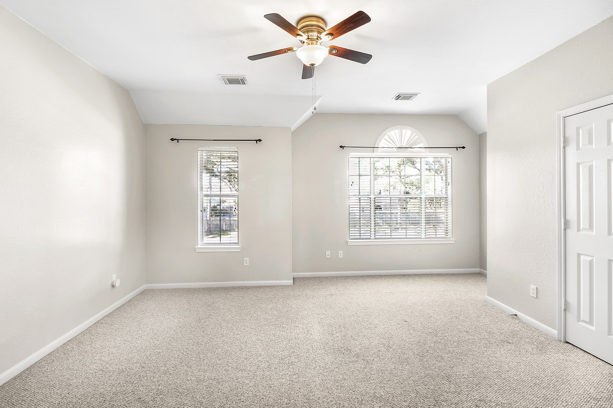 803 Chisel Point Drive Houston, TX 77094 - Photo 32 of 36 Bedroom 4 located on the 2nd floor.