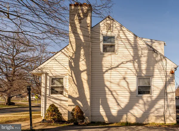 $334,900 | 2715 Dutton Mill Road, Aston, PA 19014