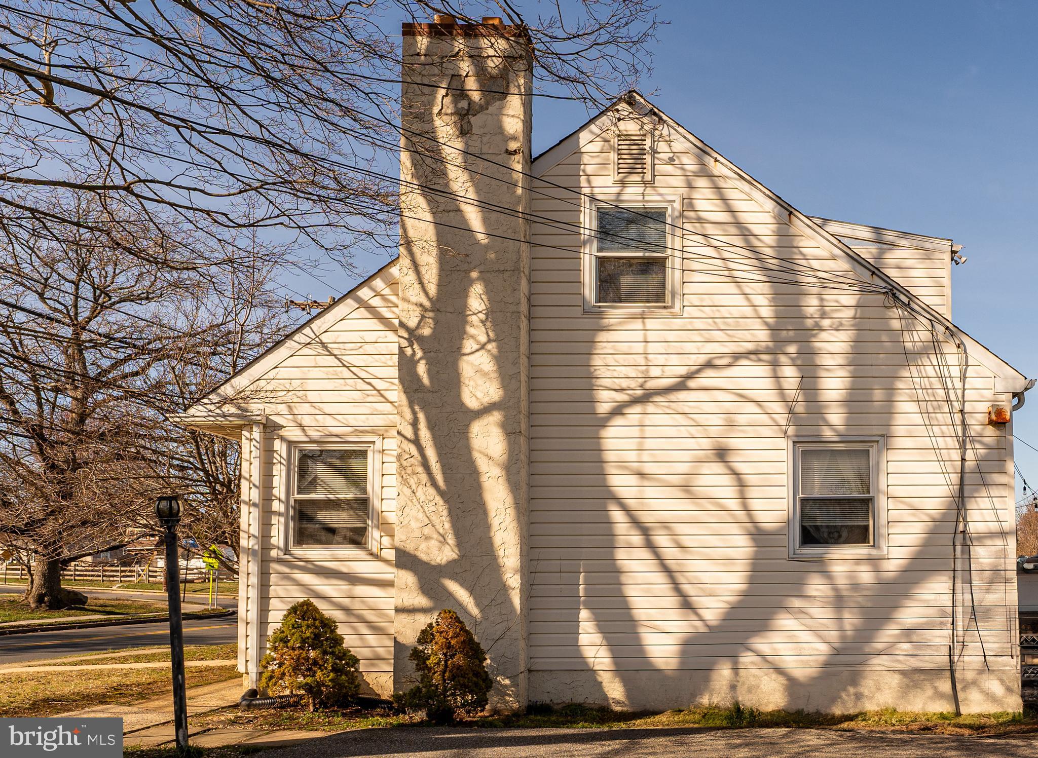 2715 Dutton Mill Road Aston, PA 19014 - Photo 2 of 19