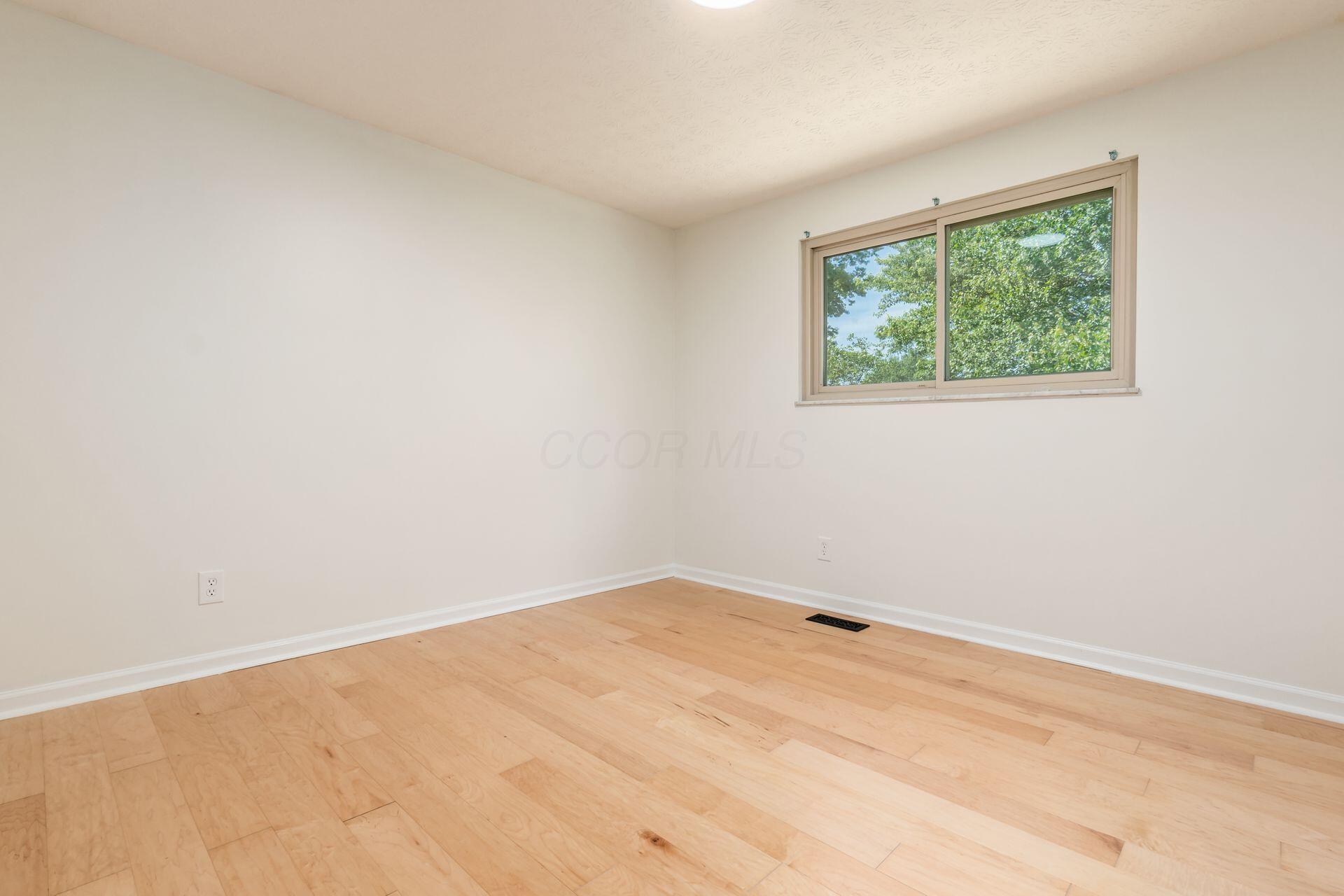 2400 Willis Road Dublin, OH 43016 - Photo 21 of 36 Bedroom 3