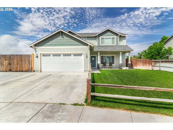 $450,000 | 2375 Northwest Valley View Drive, Hermiston, OR 97838