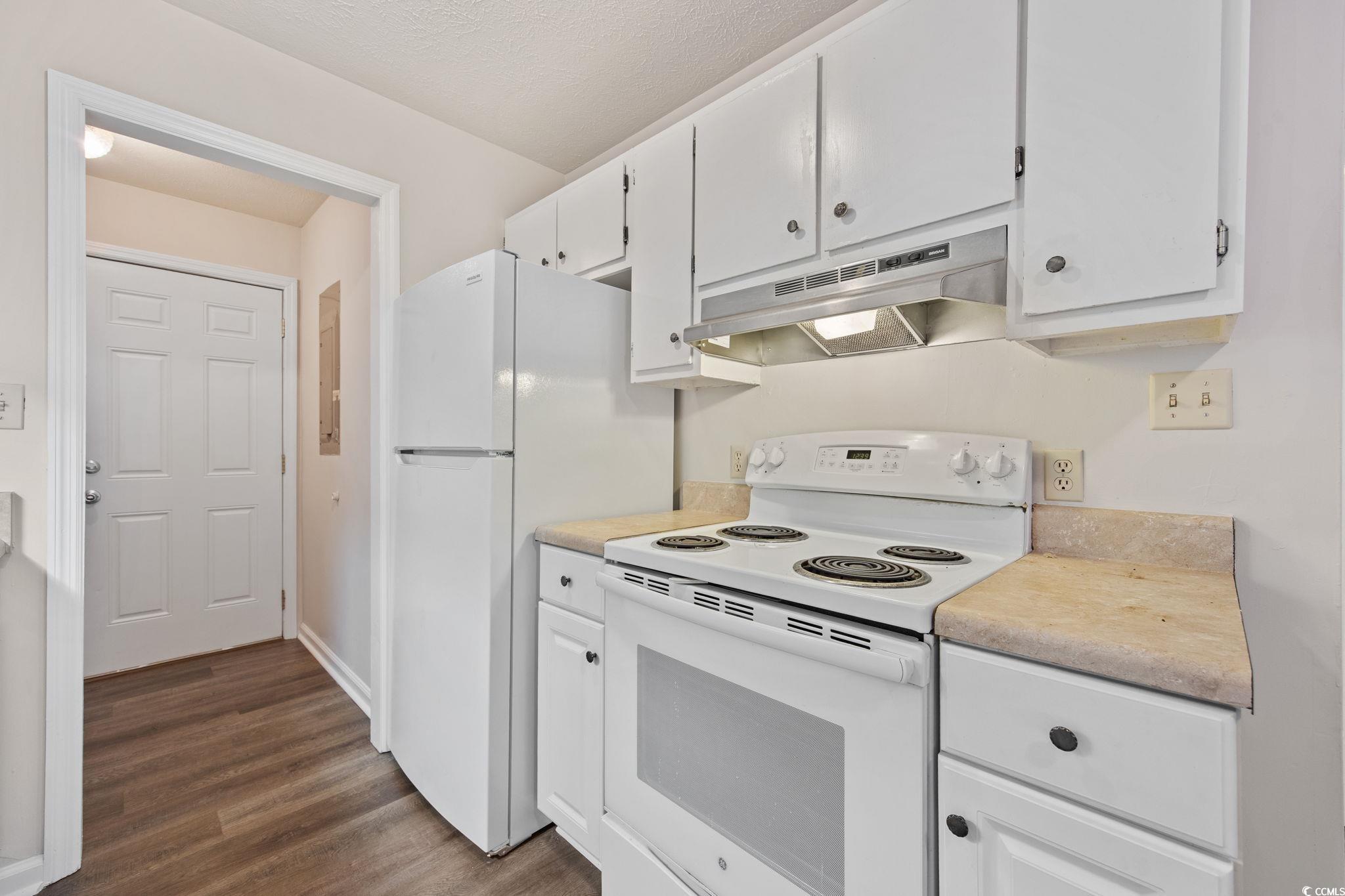 209 Cedar Street, Unit F2 Myrtle Beach, SC 29577 - Photo 3 of 35 Gallery Image 3